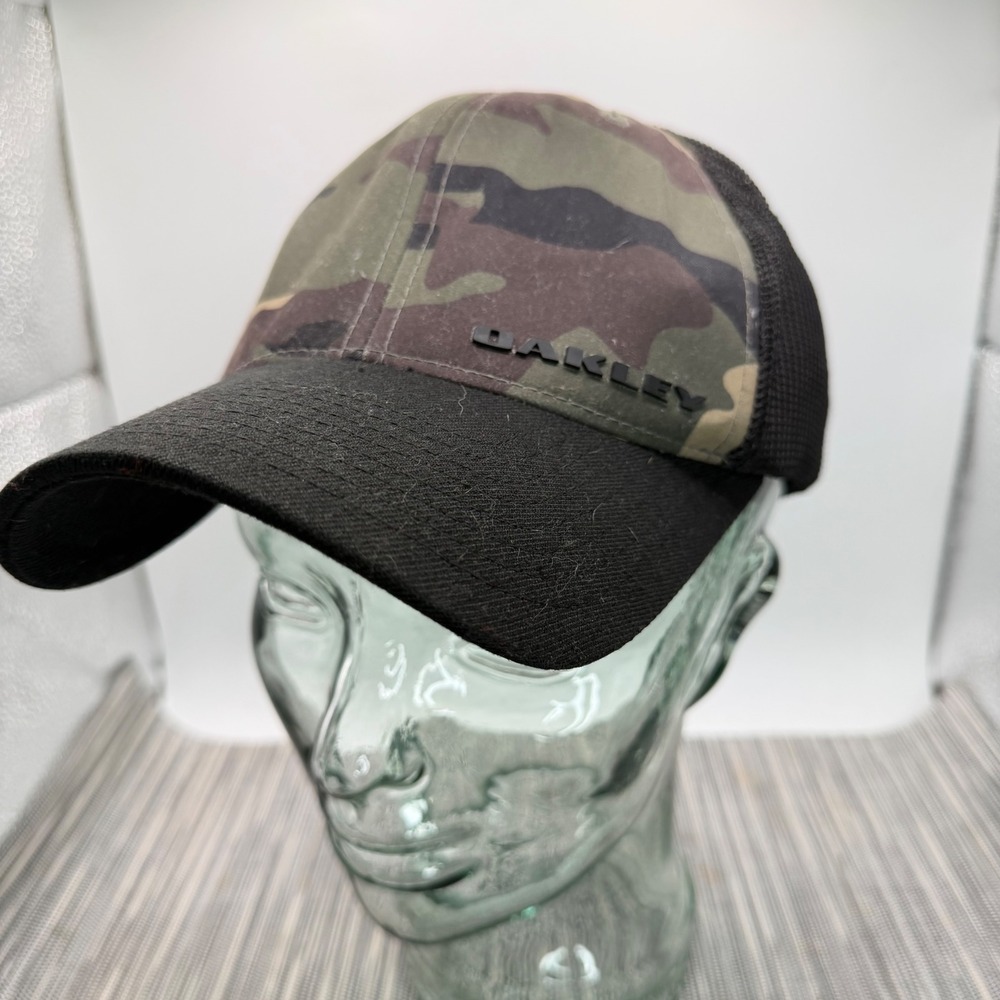 Oakley Flexfit Trucker Hat Camo Black Mesh S-M Curved Brim Baseball Cap Men